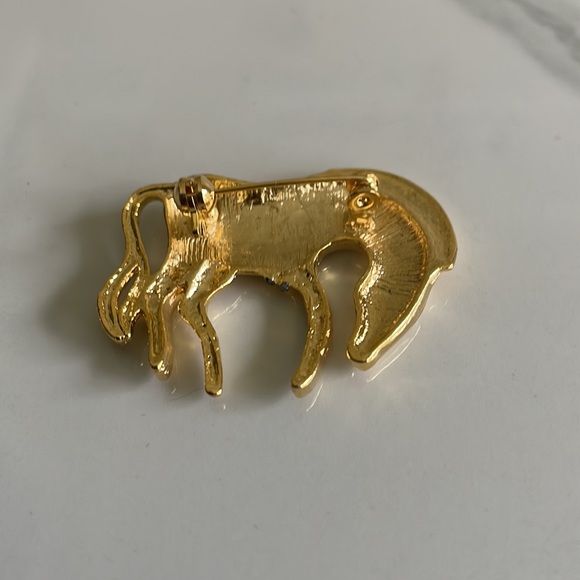 Fashion Zebra Brooch - Picture 4 of 5